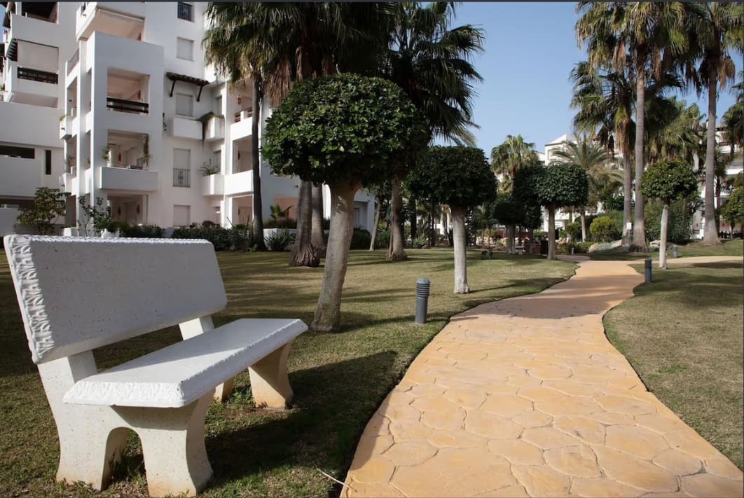 3 bedroom Apartment for rent in Costalita with pool garage - € 2,800 (Ref: 10011902)