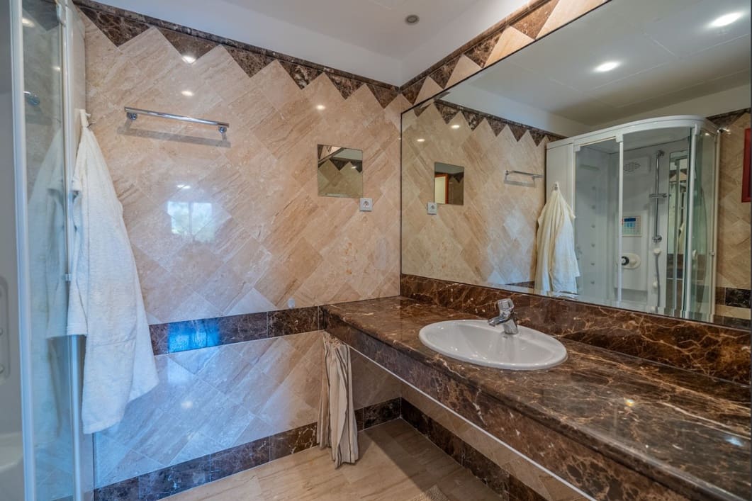 2 camera da letto Appartamento da affittare in San Pedro de Alcantara con piscina - 2.800 € (Rif: 10012159)