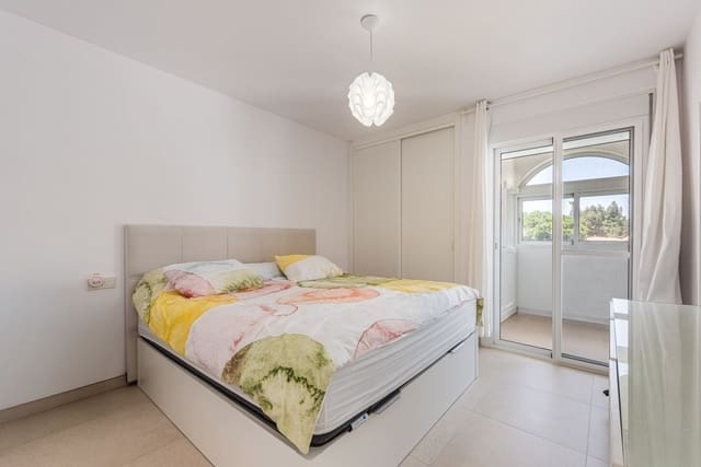 Apartamento de 2 habitaciones en La Cala de Mijas, Mijas en venta con piscina - 390.000 € (Ref: 10012193)