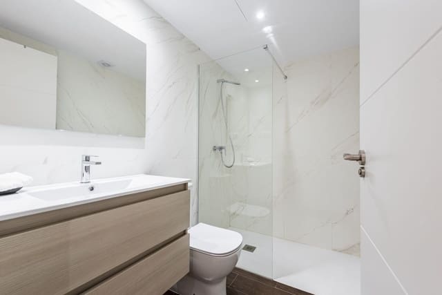 2 Zimmer Apartment zu verkaufen in Manilva mit Pool Garage - 369.000 € (Ref: 10012198)