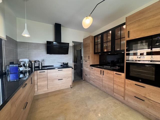 2 sypialnia Apartament na sprzedaż w Manilva z basenem garażem - 349 000 € (Ref: 10012457)