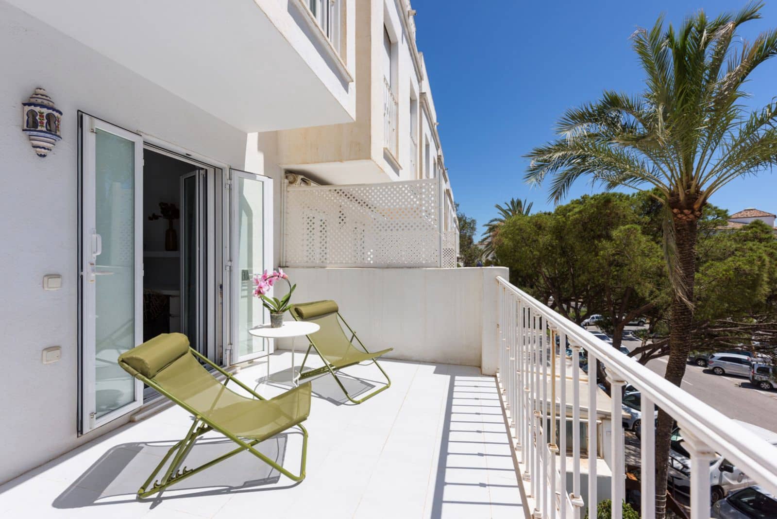 3 sypialnia Dom na sprzedaż w Nueva Andalucia z basenem garażem - 725 000 € (Ref: 10014695)