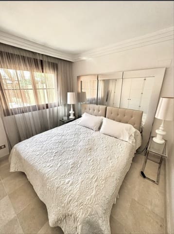 Appartement de 2 chambres à louer à Benahavís avec piscine - 3 000 € (Ref: 10014753)