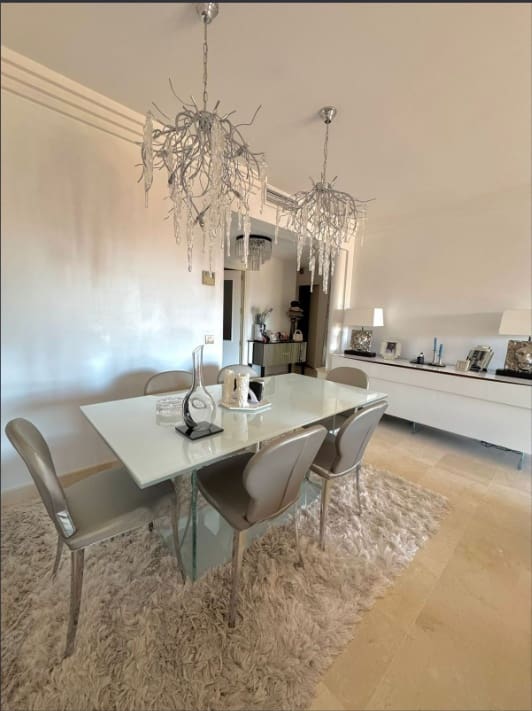 Apartamento de 2 habitaciones en Benahavís en alquiler con piscina - 3.000 € (Ref: 10014753)