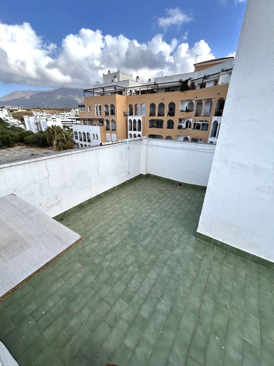 3 slaapkamer Penthouse te koop in Estepona met zwembad garage - € 550.000 (Ref: 10015271)