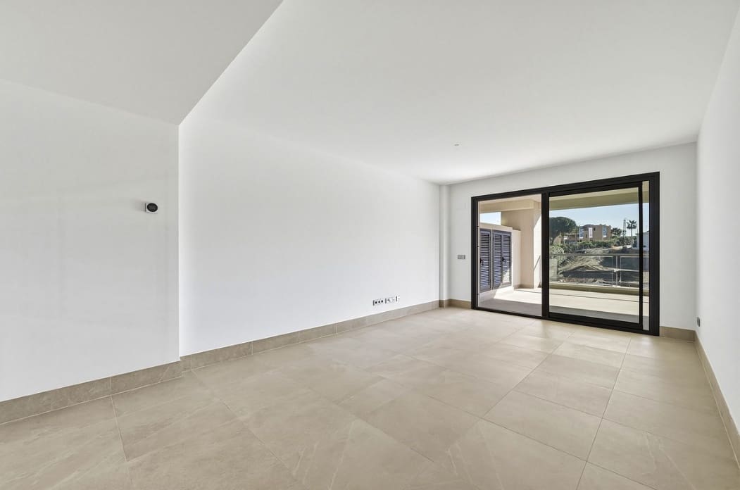 3 sypialnia Apartament na sprzedaż w Casares z basenem garażem - 450 000 € (Ref: 10015528)