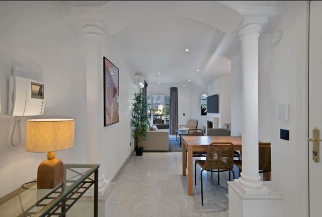 2 bedroom Apartment for rent in Nueva Andalucia, Marbella with pool garage - € 3,000 (Ref: 10015533)