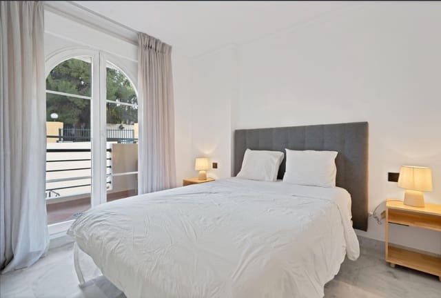 2 bedroom Apartment for rent in Nueva Andalucia, Marbella with pool garage - € 3,000 (Ref: 10015533)