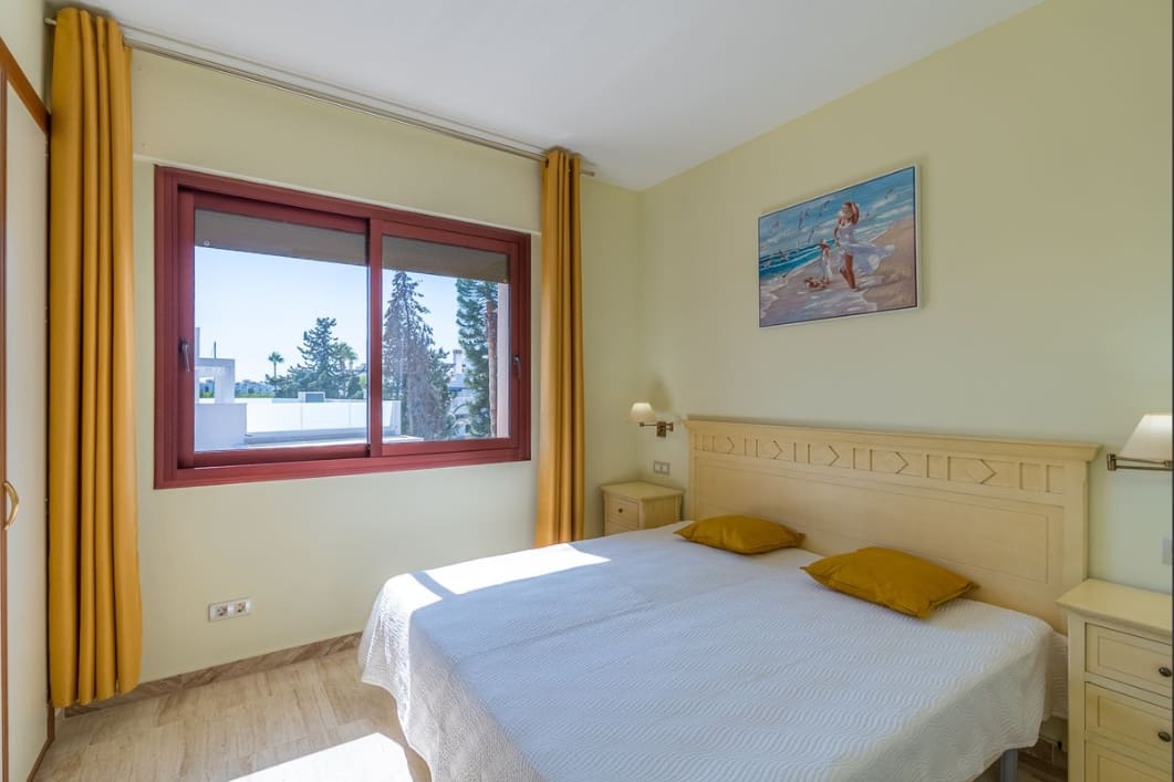 2 soverom Leilighet til leie i San Pedro de Alcantara med svømmebasseng - € 2 800 (Ref: 10015550)
