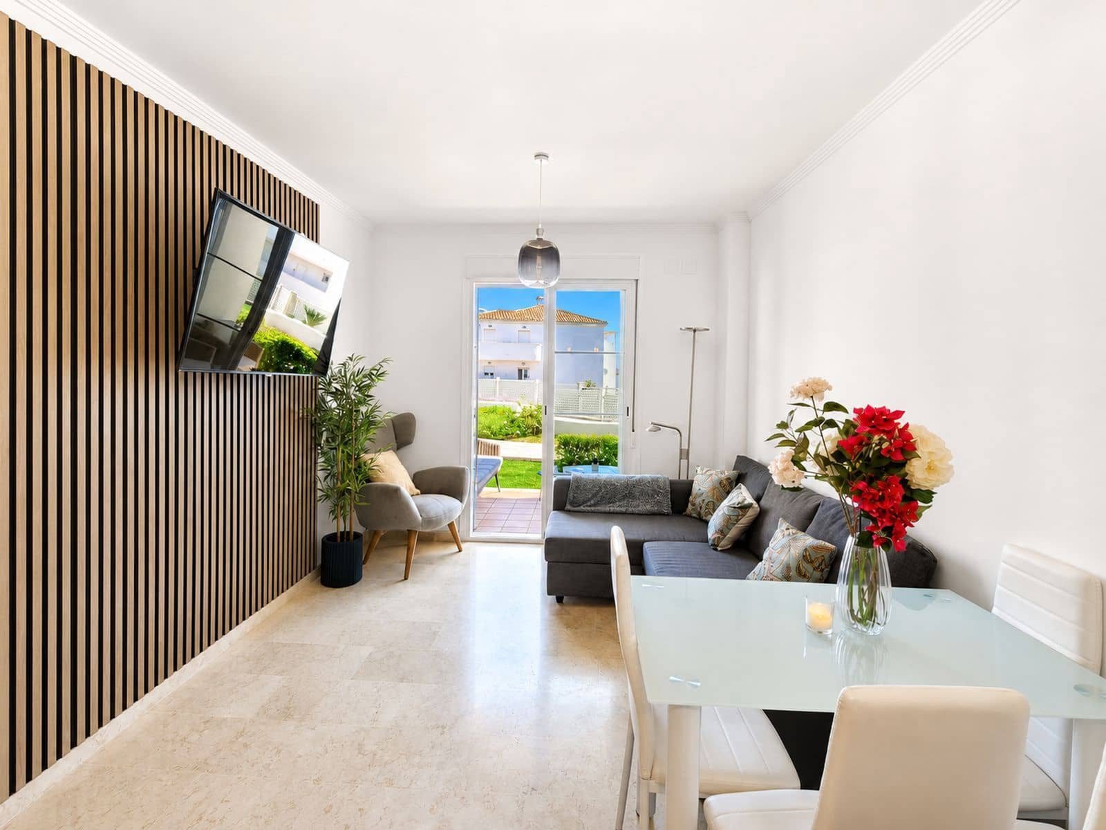 3 makuuhuone Huoneisto myytävänä paikassa La Duquesa / Puerto de la Duquesa mukana uima-altaan 
autotalli - 285 000 € (Ref: 10015799)