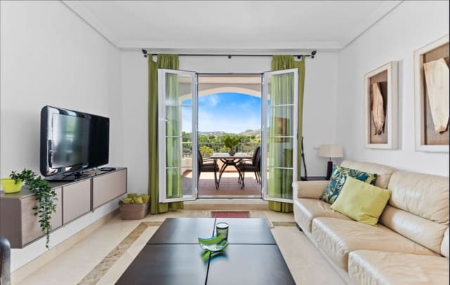 Appartement de 2 chambres à louer à Los Arqueros, Benahavís avec piscine garage - 2 100 € (Ref: 10017740)