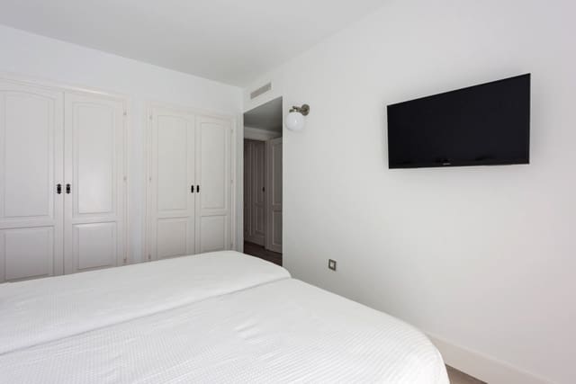 Casa de 3 habitaciones en Nueva Andalucia, Marbella en venta con piscina garaje - 725.000 € (Ref: 10018027)