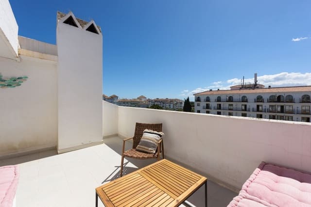 Casa de 3 habitaciones en Nueva Andalucia, Marbella en venta con piscina garaje - 725.000 € (Ref: 10018027)