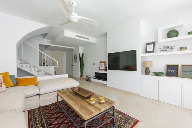 Casa de 3 habitaciones en Nueva Andalucia, Marbella en venta con piscina garaje - 725.000 € (Ref: 10018027)