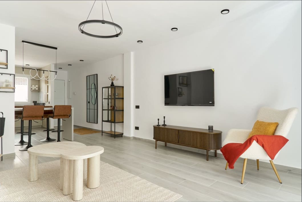 2 slaapkamer Appartement te koop in Nueva Andalucia met zwembad garage - € 450.000 (Ref: 10018662)