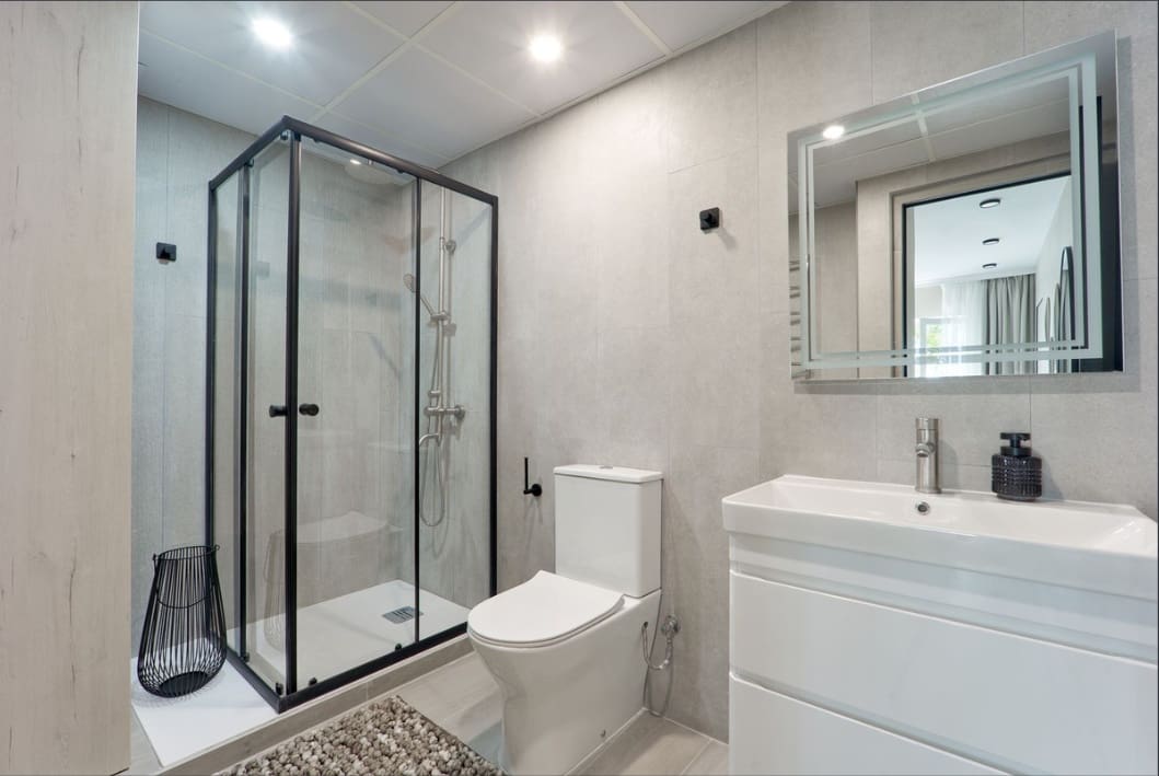 2 slaapkamer Appartement te koop in Nueva Andalucia met zwembad garage - € 450.000 (Ref: 10018662)