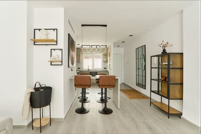 2 slaapkamer Appartement te koop in Nueva Andalucia, Marbella met zwembad garage - € 450.000 (Ref: 10018662)