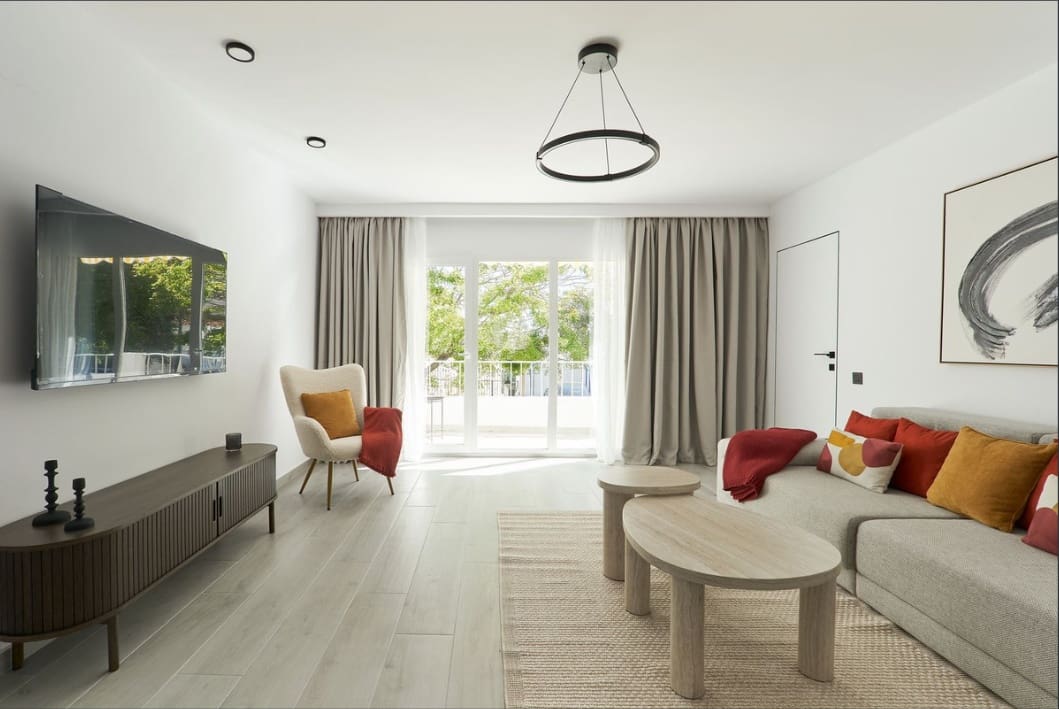 2 slaapkamer Appartement te koop in Nueva Andalucia met zwembad garage - € 450.000 (Ref: 10018662)