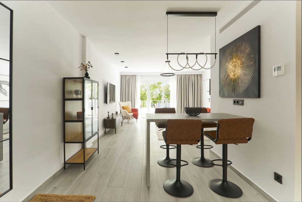 2 slaapkamer Appartement te koop in Nueva Andalucia met zwembad garage - € 450.000 (Ref: 10018662)