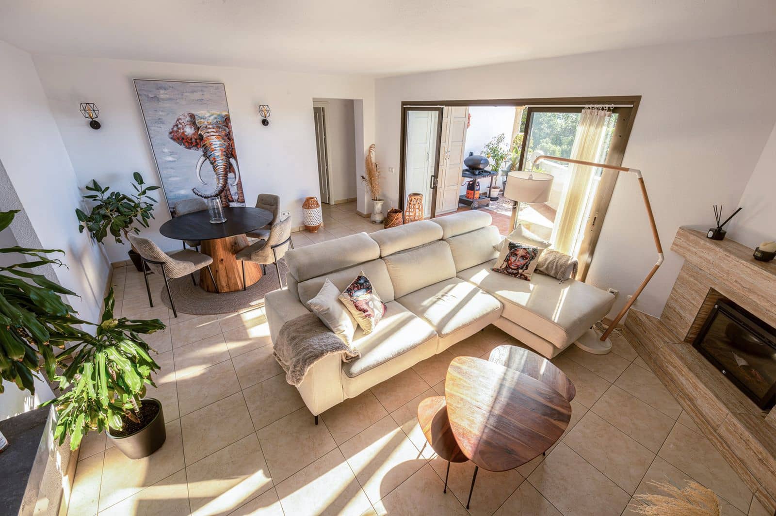 2 bedroom Apartment for sale in Calahonda with pool - € 399,500 (Ref: 10018681)