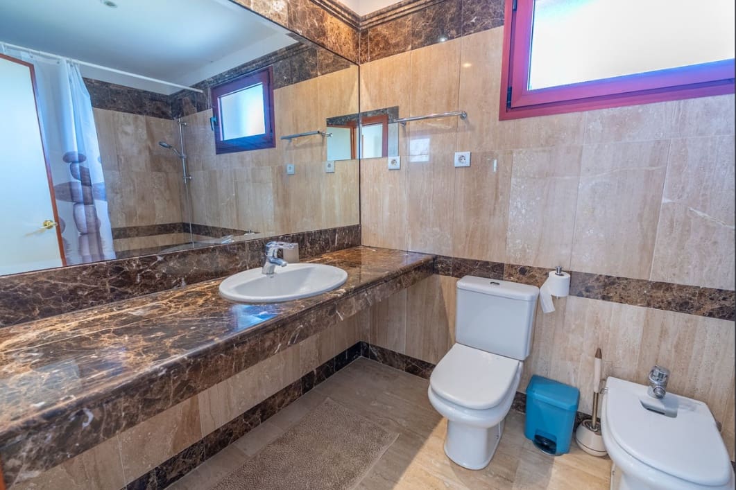 2 sovrum Lägenhet att hyra i San Pedro de Alcantara med pool - 2 800 € (Ref: 10018683)