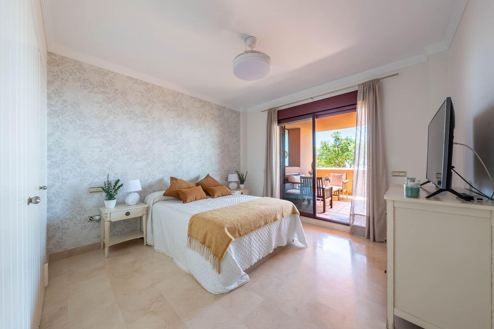 2 quarto Apartamento para venda em Manilva com piscina garagem - 330 000 € (Ref: 10018693)