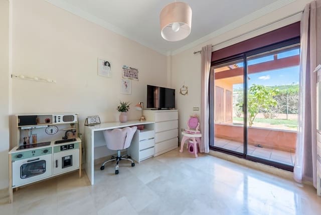 2 quarto Apartamento para venda em Manilva com piscina garagem - 330 000 € (Ref: 10018693)