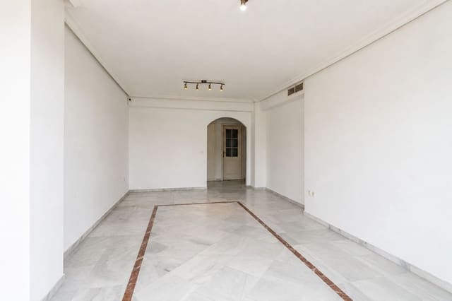 Apartamento de 3 habitaciones en Nueva Andalucia, Marbella en venta con piscina garaje - 495.000 € (Ref: 10018731)