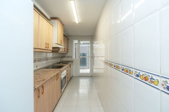 Apartamento de 3 habitaciones en Nueva Andalucia, Marbella en venta con piscina garaje - 495.000 € (Ref: 10018731)