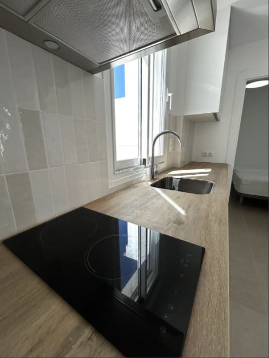 Appartement de 1 chambre à louer à Estepona - 1 700 € (Ref: 10019452)