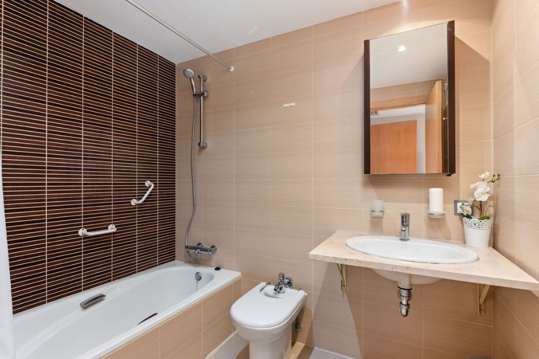 2 slaapkamer Appartement te koop in Casares met zwembad garage - € 330.000 (Ref: 10019476)