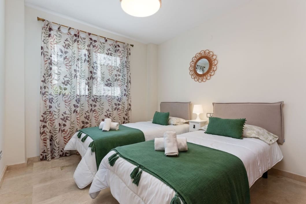 2 slaapkamer Appartement te koop in Casares met zwembad garage - € 330.000 (Ref: 10019476)