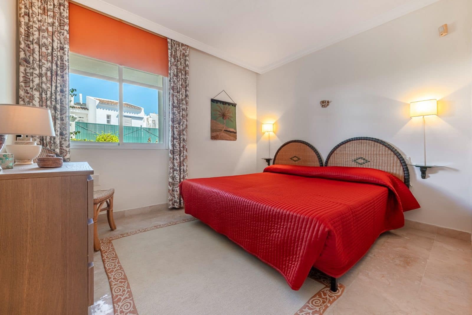 2 slaapkamer Appartement te koop in Nueva Andalucia met zwembad garage - € 425.000 (Ref: 10019515)