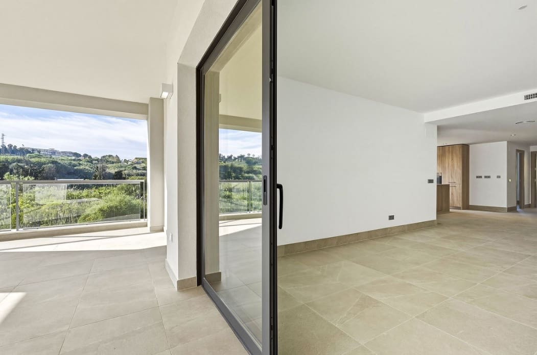 3 sypialnia Apartament na sprzedaż w Casares z basenem garażem - 450 000 € (Ref: 10020895)