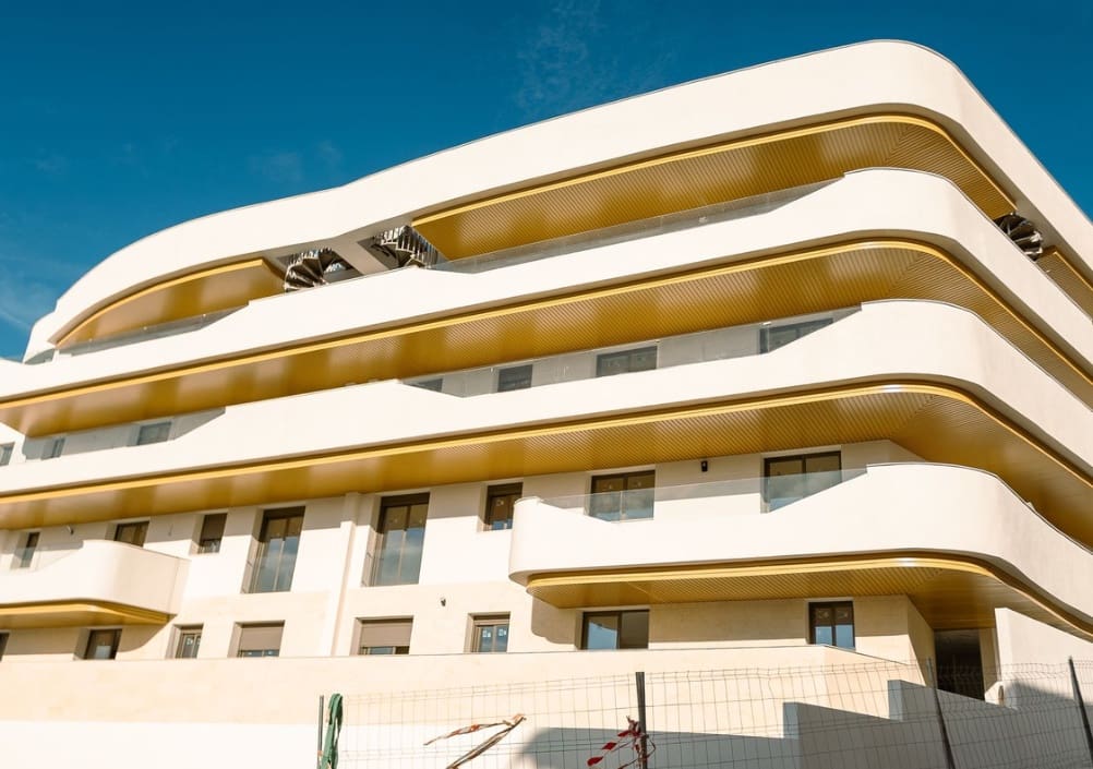 2 bedroom Penthouse for sale in Estepona with pool garage - € 495,000 (Ref: 10020906)