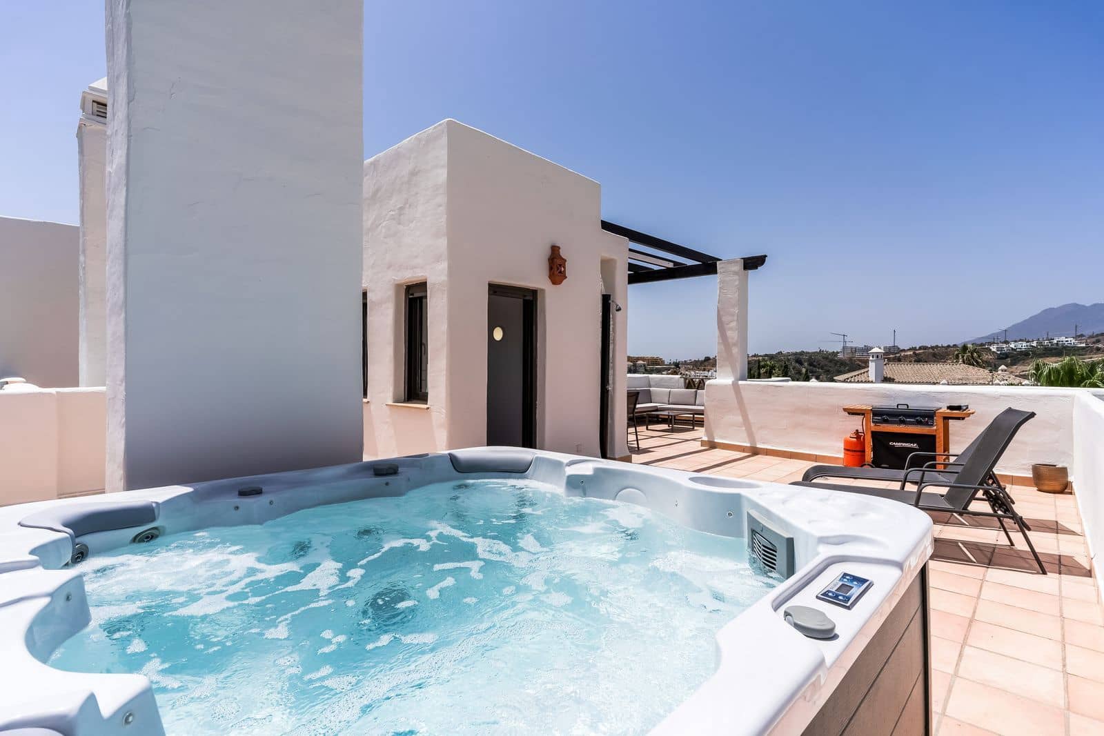 2 bedroom Penthouse for sale in New Golden Mile with pool garage - € 489,000 (Ref: 10020910)