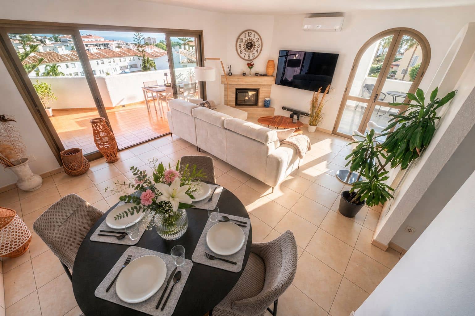 2 slaapkamer Appartement te koop in Calahonda met zwembad - € 399.500 (Ref: 10020914)