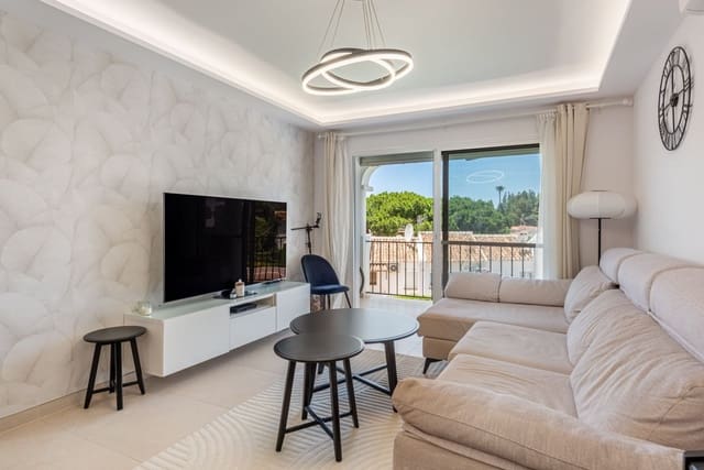 Apartamento de 2 habitaciones en La Cala de Mijas, Mijas en venta con piscina - 390.000 € (Ref: 10021157)