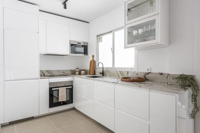 3 Zimmer Apartment zu verkaufen in Estepona - 419.000 € (Ref: 10022452)