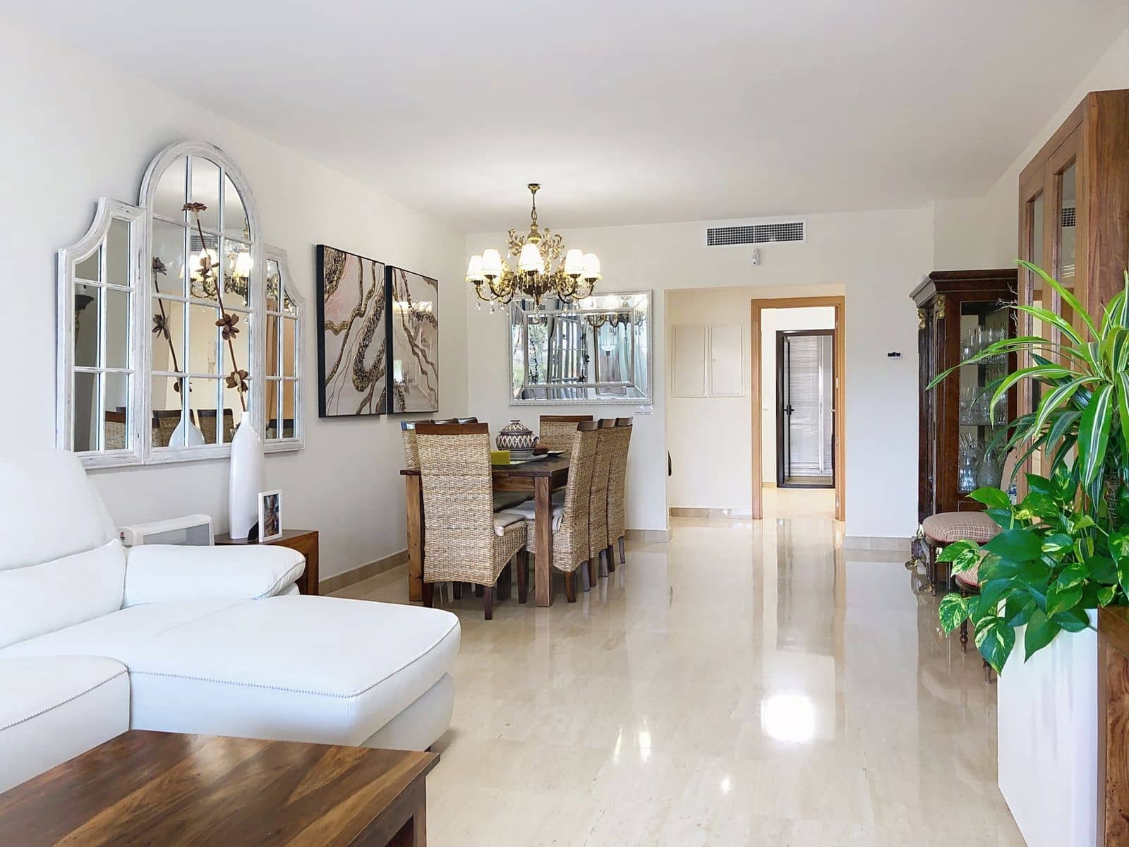 3 chambre Appartement à vendre à Estepona avec piscine garage - 470 000 € (Ref: 10022513)