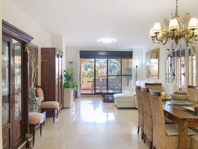 3 chambre Appartement à vendre à Estepona avec piscine garage - 470 000 € (Ref: 10022513)