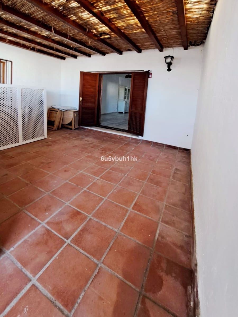 2 sovrum Hus till salu i Estepona med pool - 469 000 € (Ref: 10022532)