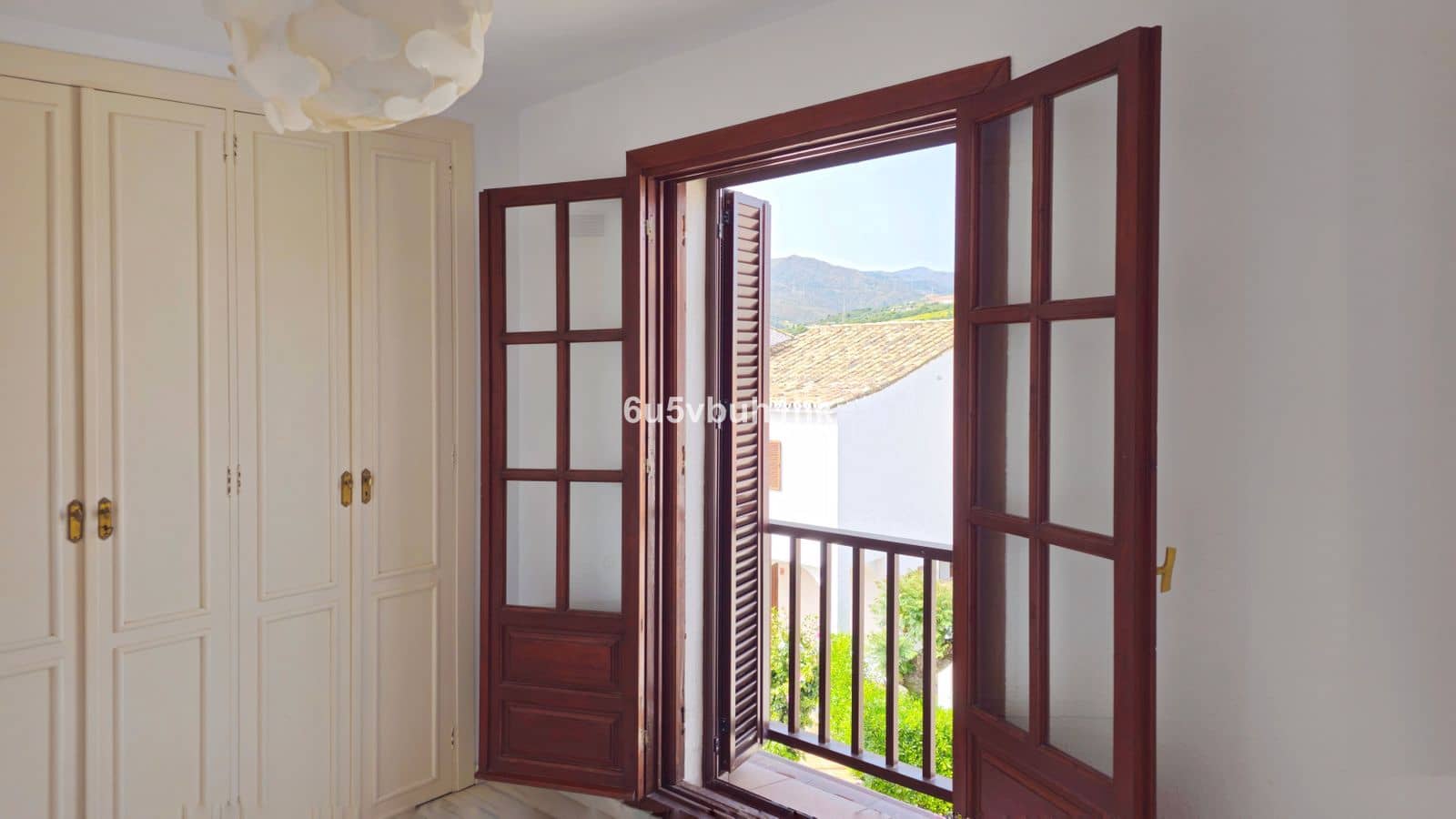 2 sovrum Hus till salu i Estepona med pool - 469 000 € (Ref: 10022532)