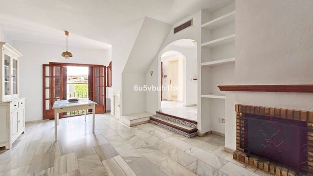 2 sovrum Hus till salu i Estepona med pool - 469 000 € (Ref: 10022532)