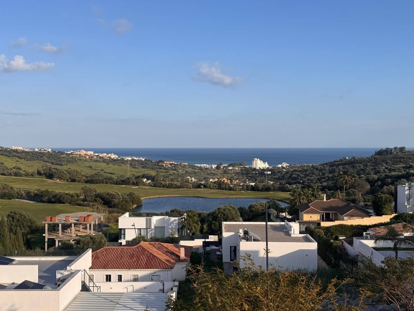2 bedroom Penthouse for sale in Estepona with pool garage - € 399,900 (Ref: 10022766)