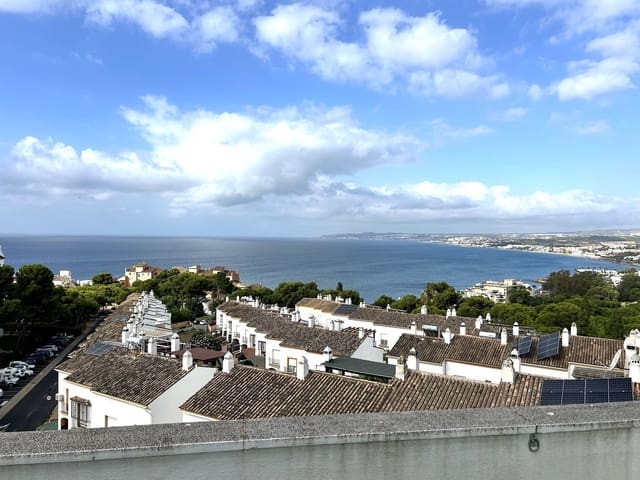 3 sovrum Takvåning till salu i Estepona med pool garage - 550 000 € (Ref: 10022776)
