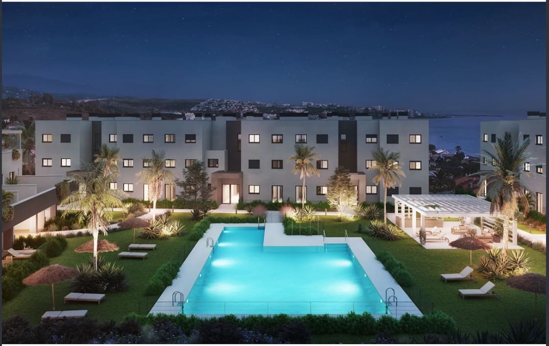2 chambre Appartement à vendre à Estepona avec piscine garage - 399 000 € (Ref: 10022786)