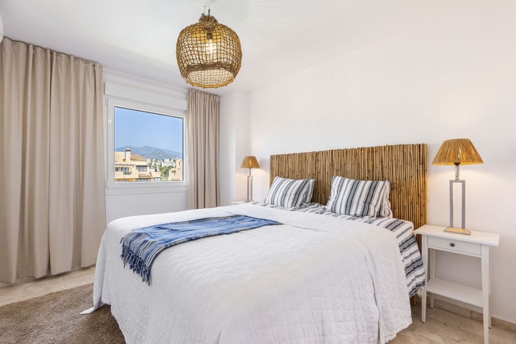 2 soverom Leilighet til salgs i New Golden Mile med svømmebasseng - € 375 000 (Ref: 10024060)