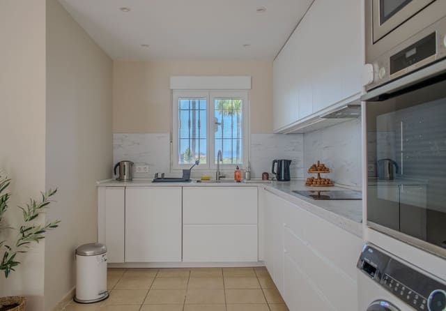 2 soverom Leilighet til salgs i Estepona med svømmebasseng - € 360 000 (Ref: 10024068)