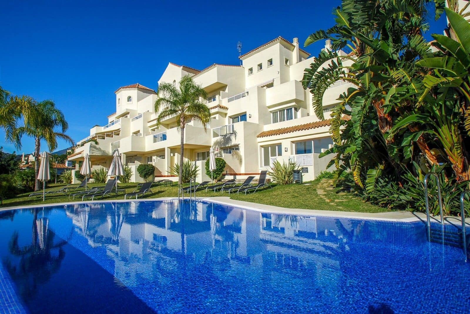 2 chambre Appartement à vendre à Benahavis avec piscine garage - 430 000 € (Ref: 10024088)